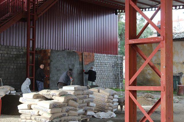 Umurbey Kapalı Pazaryeri’nde sona doğru