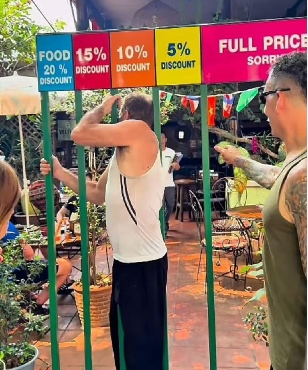 Tayland da bir restoran, müşterilerin kilosuna göre indirim yapıyor! Uygulama tepki çekti 2