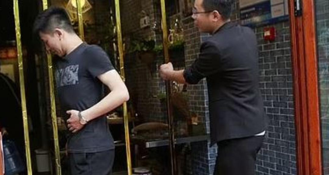 Tayland da bir restoran, müşterilerin kilosuna göre indirim yapıyor! Uygulama tepki çekti 3