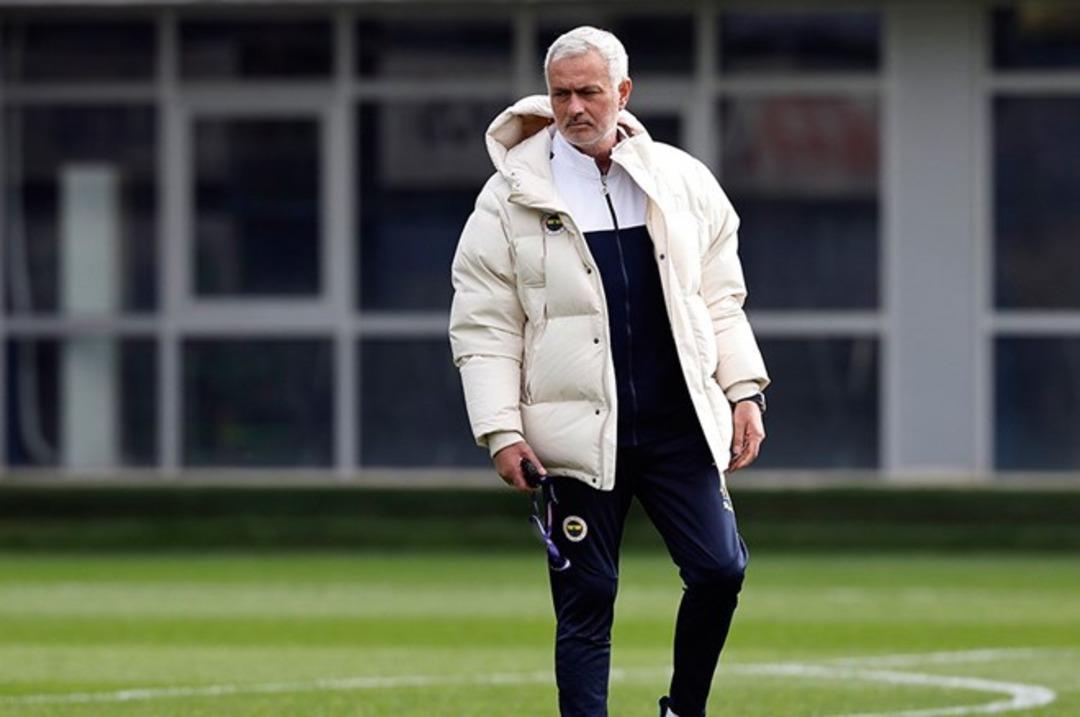 Jose Mourinho dan olay sözler! "Yine üstümüze oyunlar oynanabilir" Galatasaray hakkında da konuştu... 1