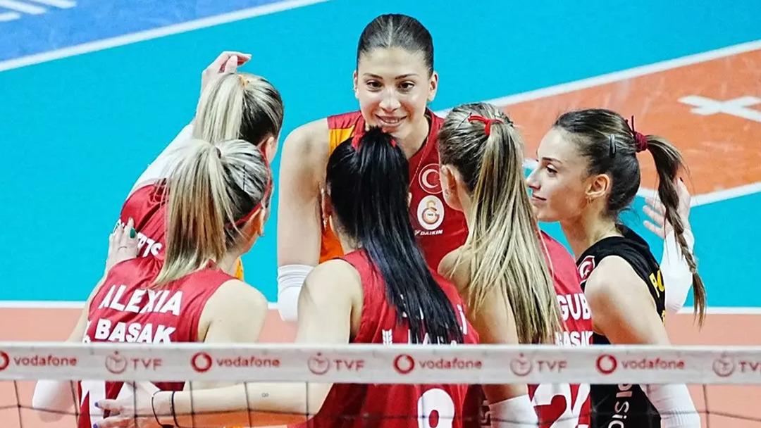 Galatasaray kaptanı İlkin Aydın, Fenerbahçe maçında polis pankartını tutmamıştı! Sessizliğini bozdu: "İnanın kastım size değil" 1