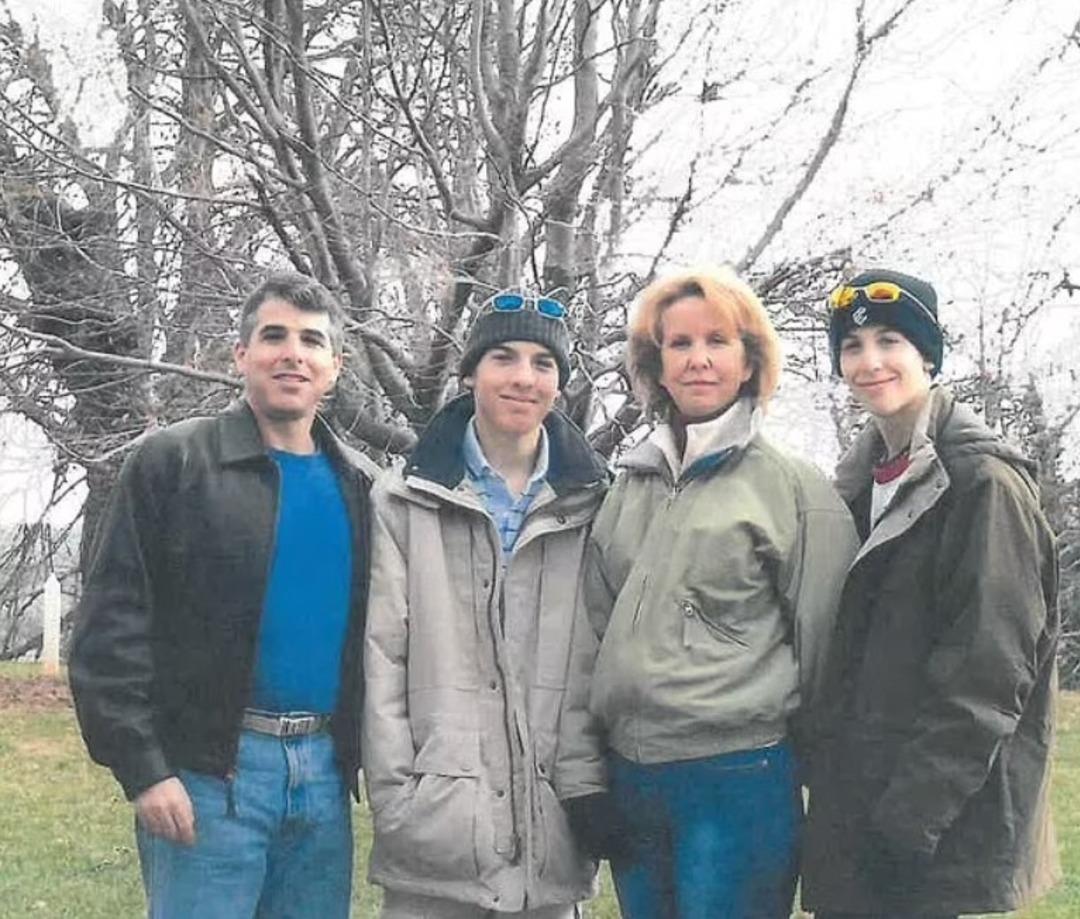 Eskort takıntısı yüzünden kendi ailesini katletti! Kadın için 200 bin dolar harcamış... 2