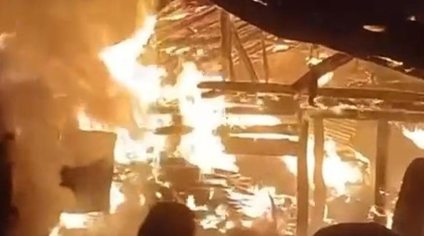 Buzağıyı ısıtmak isterken samanlığı yaktı