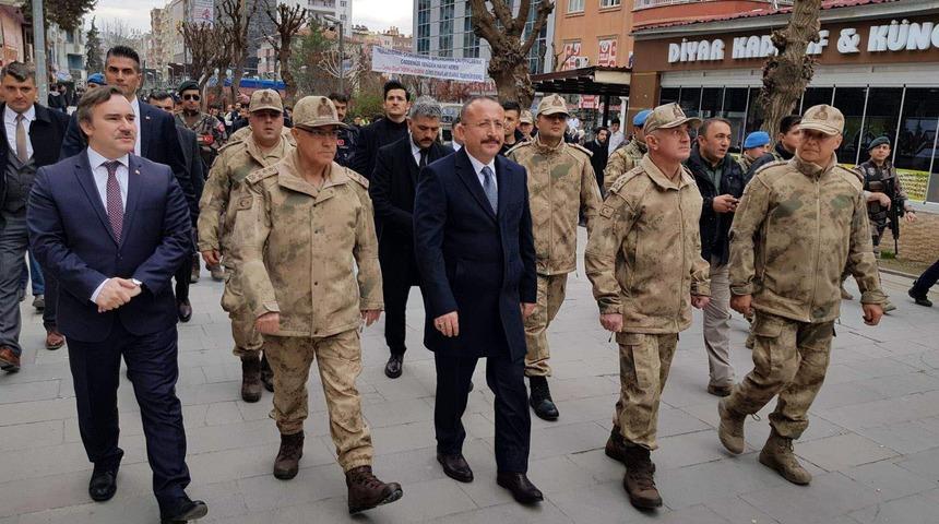 Jandarma Genel Komutanı Orgeneral Arif &Ccedil;etin, Siirt'te (2)
