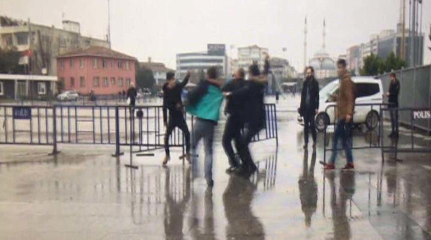 &Ccedil;ağlayan'daki İstanbul Adalet Sarayı &ouml;n&uuml;nde kavga