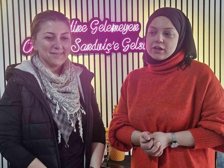 Kavga ihbarında bulundular! Gelen polislere pasta sürprizi yaptılar... G4