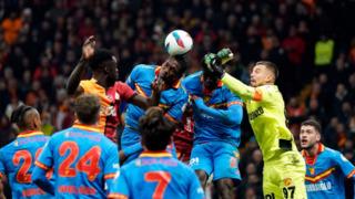 SÜRPRİZ YOK AMA OYUN DA YOK