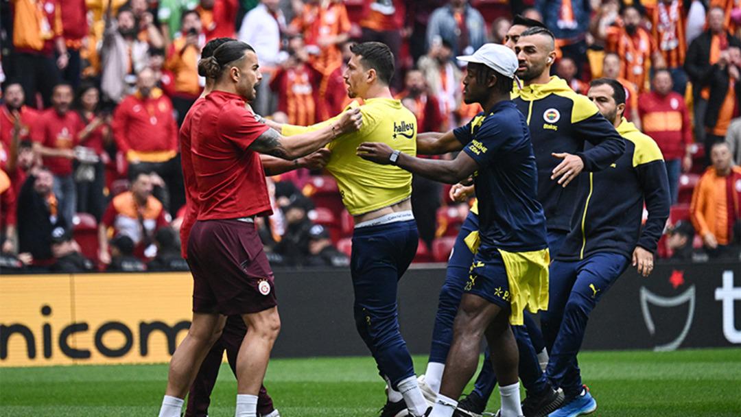 Mert Hakan Yandaş ın TFF nin Riva Tesisleri nde yöneticilerle çay içtiği fotoğraf sızdırıldı, ortalık karıştı! Galatasaraylı taraftarlar sosyal medyayı yangın yerine çevirdi 3