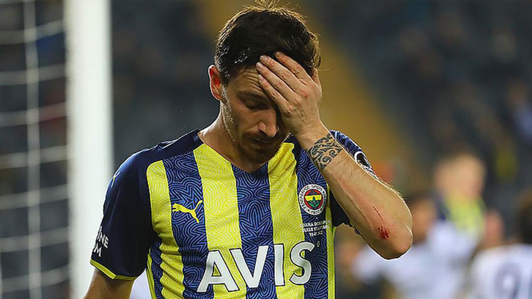 Mert Hakan Yandaş'ın TFF'nin Riva Tesisleri'nde y&ouml;neticilerle &ccedil;ay i&ccedil;tiği fotoğraf sızdırıldı, ortalık karıştı! Galatasaraylı taraftarlar sosyal medyayı yangın yerine &ccedil;evirdi