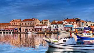 Renkli sokaklarda sessiz bir kış masalı: Ayvalık