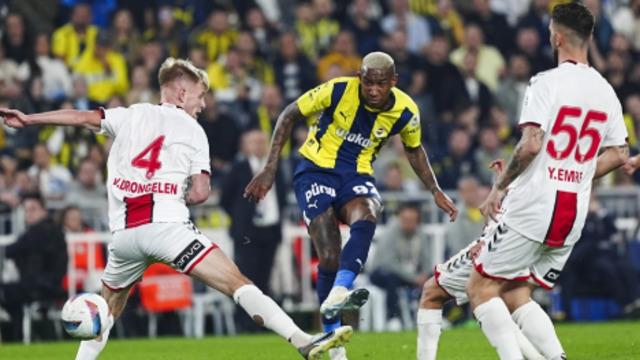 KADIKÖY'DE ŞAMPİYONLUK HEDİYESİ! SAMSUN'A PUAN KAYBEDERSEN, FLORYA'DA ŞAMPİYONLUK HAZIRLIKLARI BAŞLAR! BENDEN SÖYLEMESİ… 