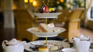 Beş Çayının Zarafeti: İngiltere’den Bir Gelenek Hikâyesi