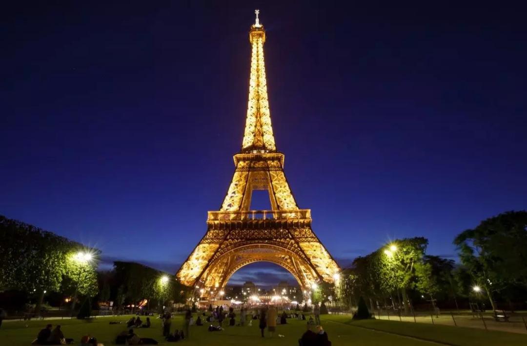 Paris sadece bir şehir değil aynı zamanda bilim, sanat, moda, gastronomi, diplomasi ve daha nicelerinin beşiği! 1