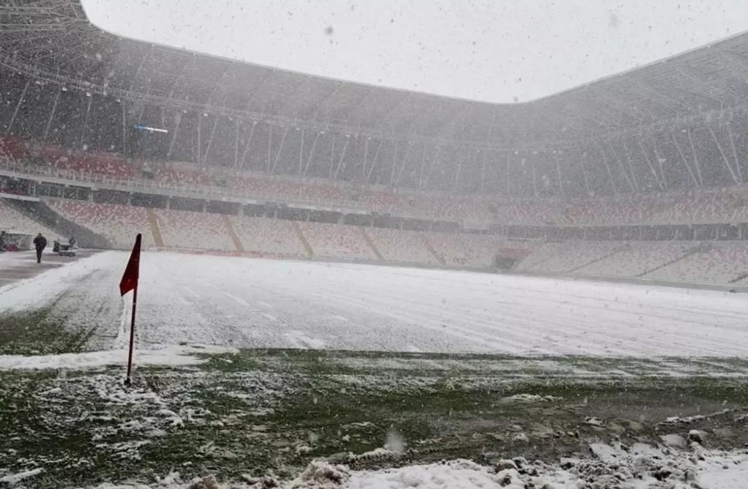 Fenerbahçe kara kara düşünüyor! Sivasspor maçında kar yağabilir 1