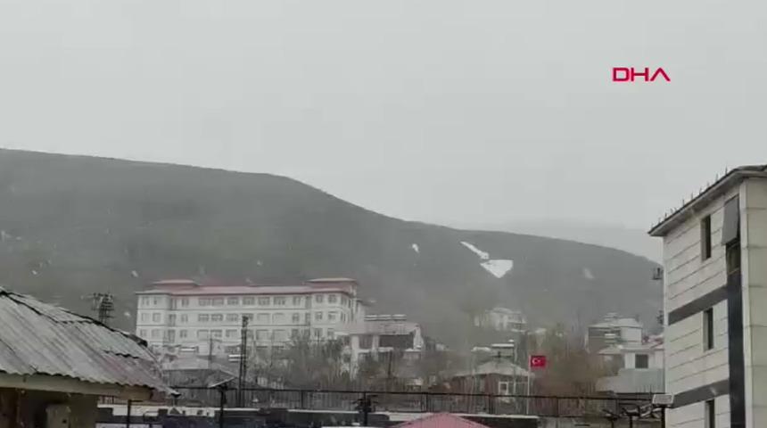 Bingöl'de kar yağışı! Karlıova'da etkili oldu