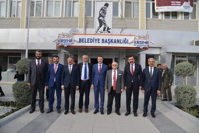 Bakan Yardımcısı Çeklik’ten Belediye ve AK Parti teşkilatına ziyaret