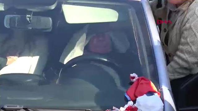 Antalya’da sürücü kursu aracı kazaya karıştı! Otomobilde sıkışan 3 kişi hastaneye kaldırıldı