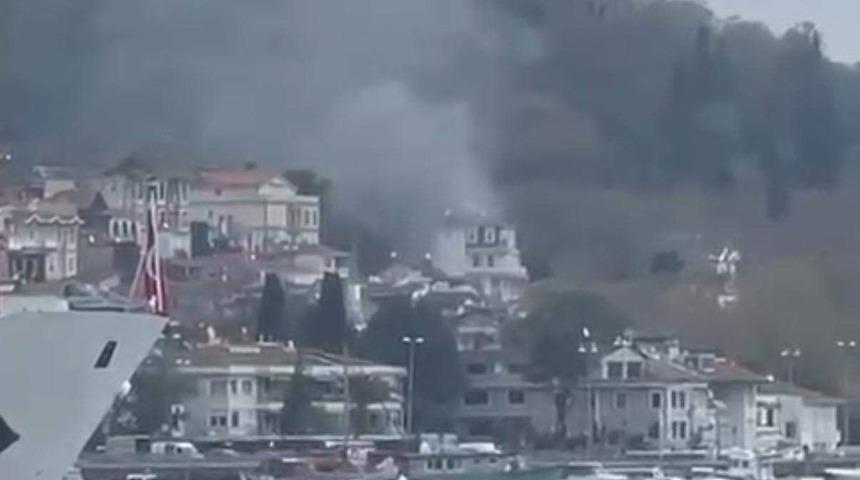 Sarıyer&rsquo;de r&uuml;zgarın devirdiği mum yangına sebep oldu