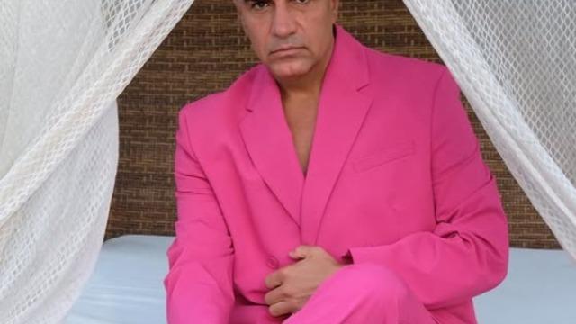 Ünlü türkücü Berdan Mardini 15 yaş küçük sevgilisiyle sessiz sedasız evlendi! İşte nikahtan ilk kare... 