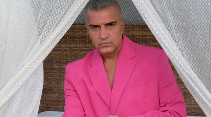 Ünlü türkücü Berdan Mardini 15 yaş küçük sevgilisiyle sessiz sedasız evlendi! İşte nikahtan ilk kare... 