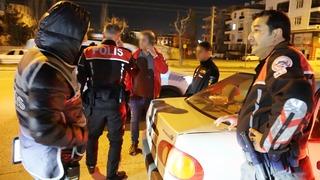 Yasaklı sentetik ecza haplarla yakalanan sürücü gözaltına alındı