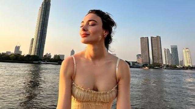 Dizisi apar topar final yapmıştı! Rabia Soytürk'ün küvet pozları sosyal medyayı salladı! Bakan bir daha baktı