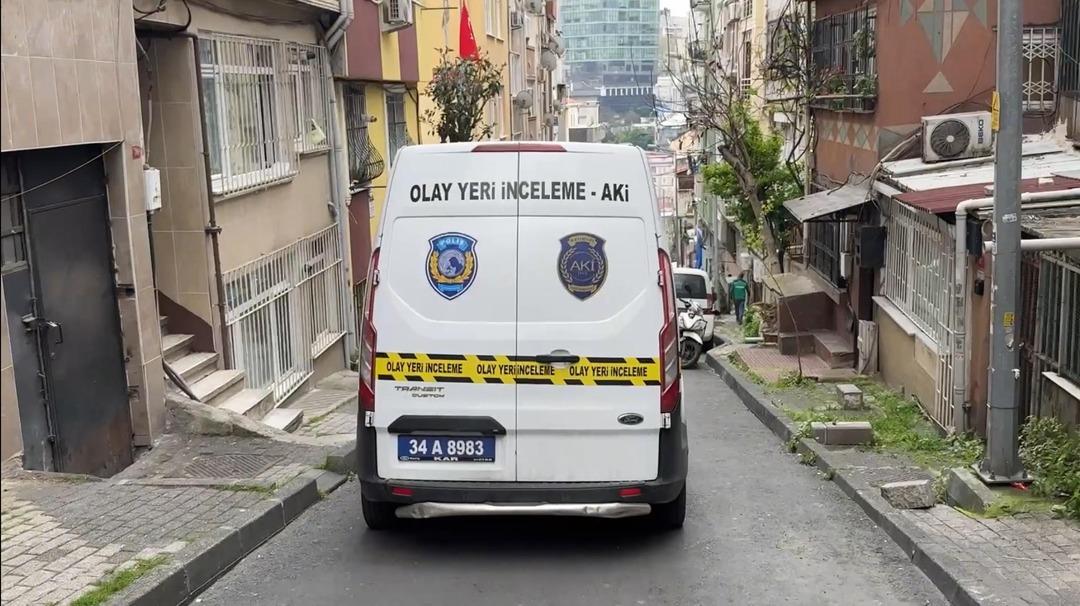 ISTANBUL---SISLIDE-IRANLI-FUTBOLCU-BODY_652795_193437