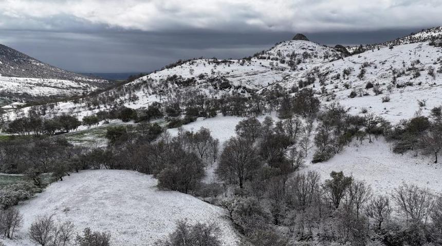 Uşak’ta Nisan ayında kar yağışı etkili oluyor