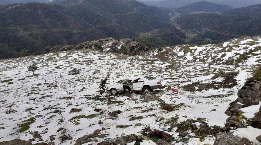 Tokat'ta otomobil uçuruma devrildi! Otomobildeki 4 kişi yaralandı