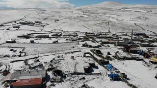 Kars'ta beyaza bürünen köyler ve tarım arazileri havadan görüntülendi