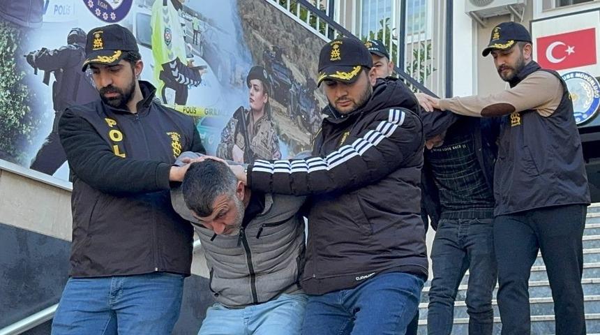 Esenyurt'ta geçen yıl ormanlık alanda bir kadının ölü bulunmasına ilişkin 3 şüpheli yakalandı