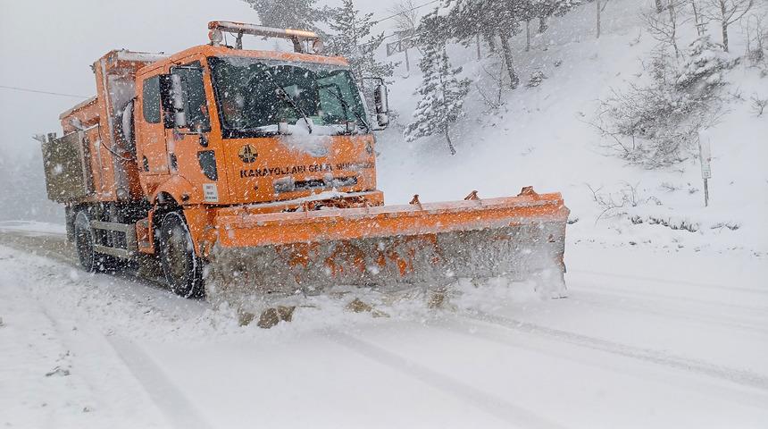Kocaeli, Sakarya, Bartın ve Karabük'ün yüksek kesimlerine kar yağdı