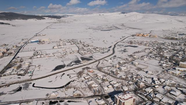 Doğu Anadolu'da 5 şehir ilkbaharda yeniden beyaza büründü