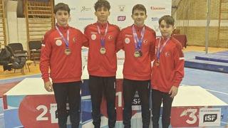 Gurur dolu fotoğraf... Sırbistan'dan altın madalyalı dönüş!