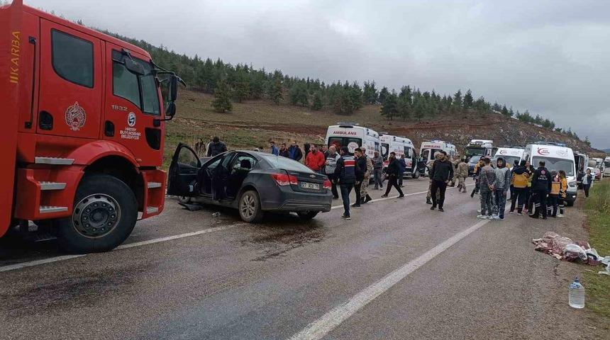 Öğretmenler okula yetişmeye çalışırken olmuş! 2 Kişi hayatını kaybetti...