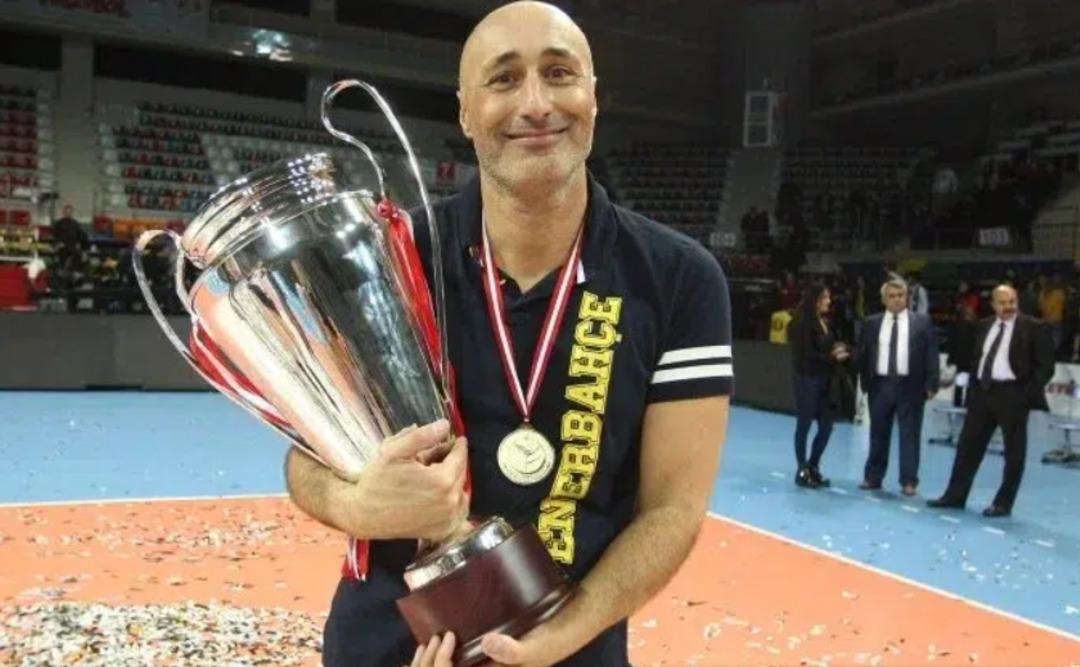 Fenerbahçe gelişmeleri: Fenerbahçe yeni hocasını derbi öncesi açıkladı! Sarı-Lacivertliler de yeni başantrenör belli oldu 1