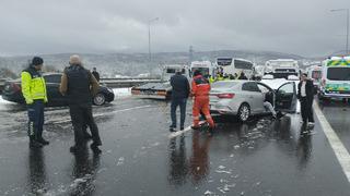 İstanbul yönünde korkutan kaza! Otobüs, kamyon, ticari araç... 8 araç birbirine girdi: 10 kişi yaralandı
