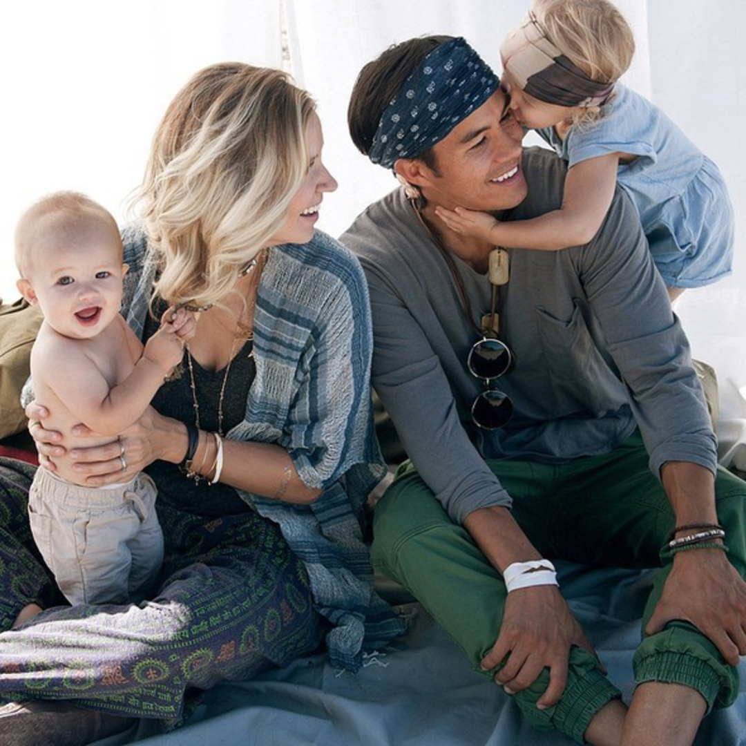 Instagram'ı sallayan aile: 4 g&uuml;nl&uuml;k bebekleri bile...