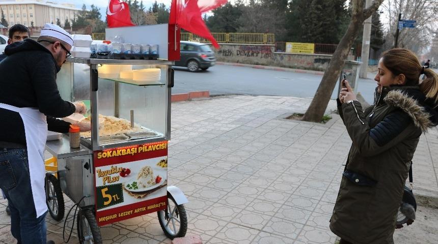 Pilavcıdan Mehmetçiğe anlamlı destek