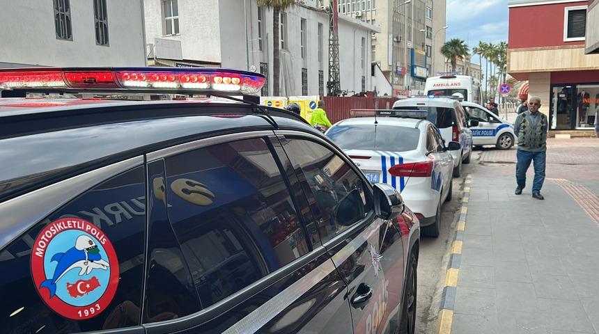 Hatay'da berber d&uuml;kkanına silahlı saldırı: 2 yaralı