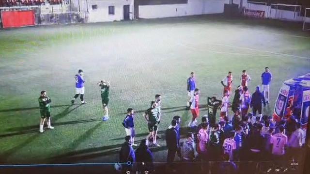 Halı sahada bir anda fenalaştı! Kalp krizi nedeniyle kaldırıldığı hastanede hayatını kaybetti