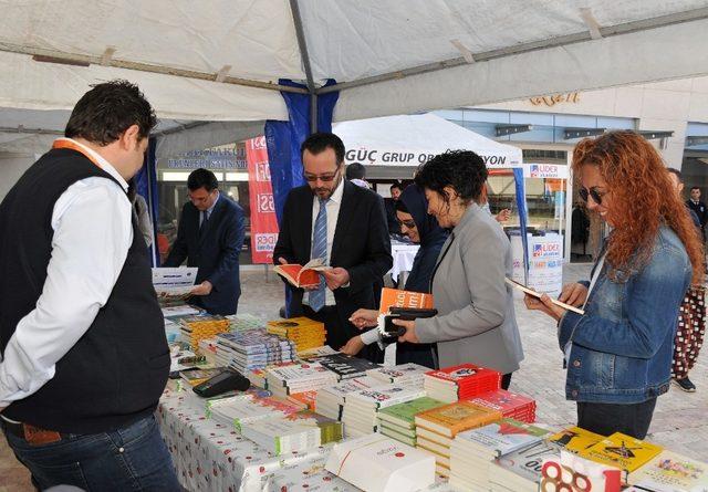 ADÜ’de ‘Kitaplar sizden kahveler bizden’ projesi