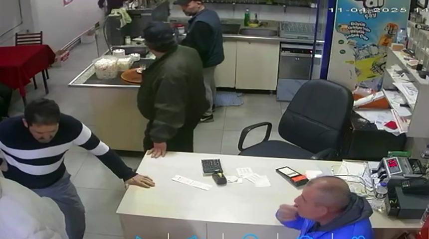 Yolda yürürken fenalaştı, yardım için kıraathaneye girdi! Kahreden haber geldi