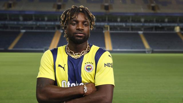 Fenerium'a giden futbolcu gündem oldu! Bütün hesabı ödedi... Onu gören taraftarlar şaşırdı