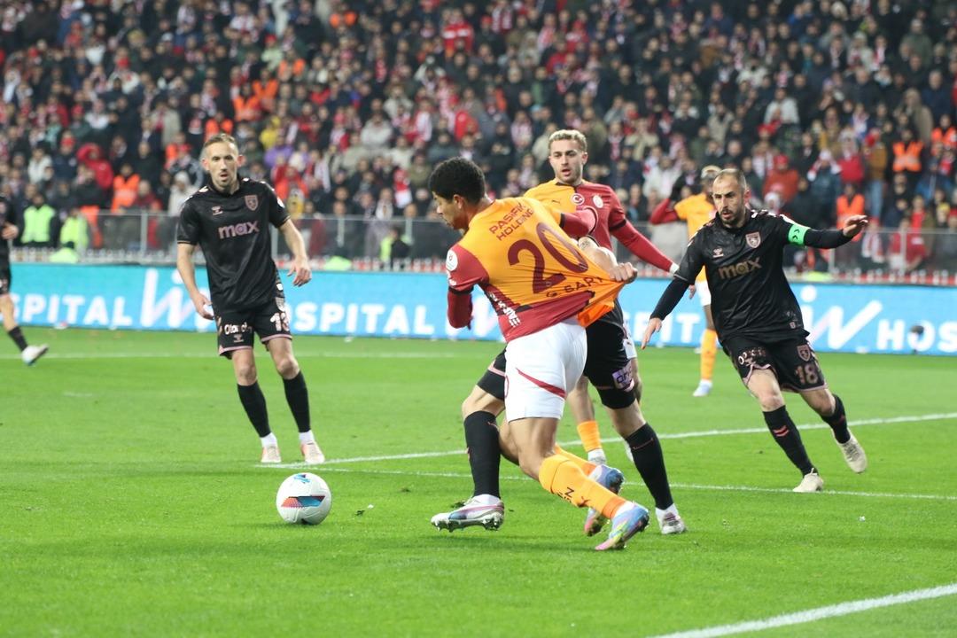 Samsunspor, Galatasaray karşısında bir ilk yaşadı ve taraftarına şok yaşattı! 1