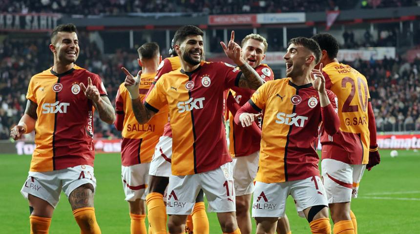 Galatasaray, Samsun deplasmanından 3 puanla ayrıldı! Fenerbahçe ile maç fazlasıyla puan farkı 6'ya çıktı...