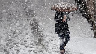 Erzincan beyaza büründü! Yağmur yerini kara bıraktı: Sürücüler zor anlar yaşadı
