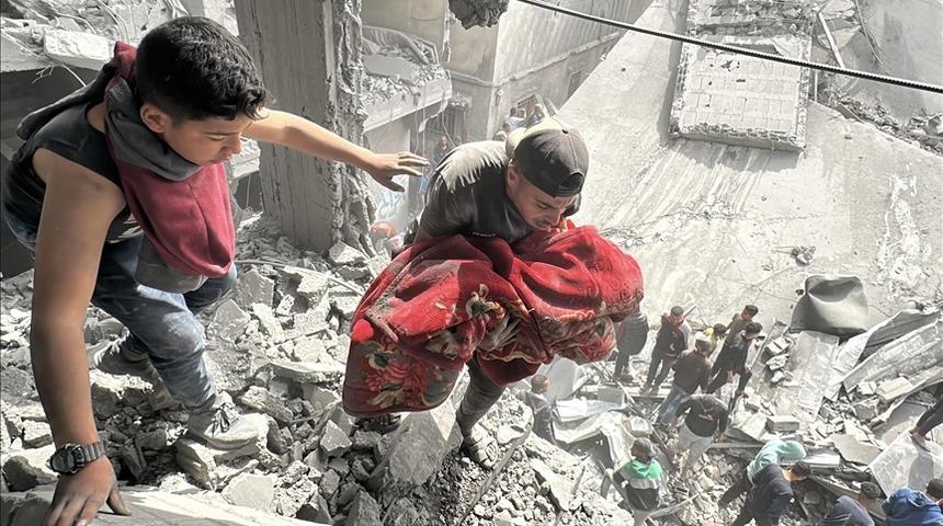 Ayasofya'da "Gazze ölüyor, ayağa kalk" eylemi!