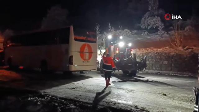 Samsun-Ankara yolunda otobüs ile tır çarpıştı: 5 yaralı