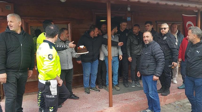 Kavga ihbarına giden polise pasta sürprizi
